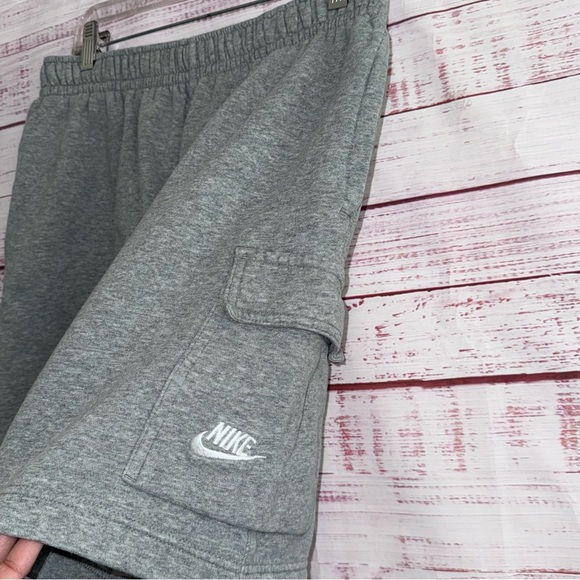 Nike Sportswear Club Fleece Cargo Shorts - Picture 2 of 6